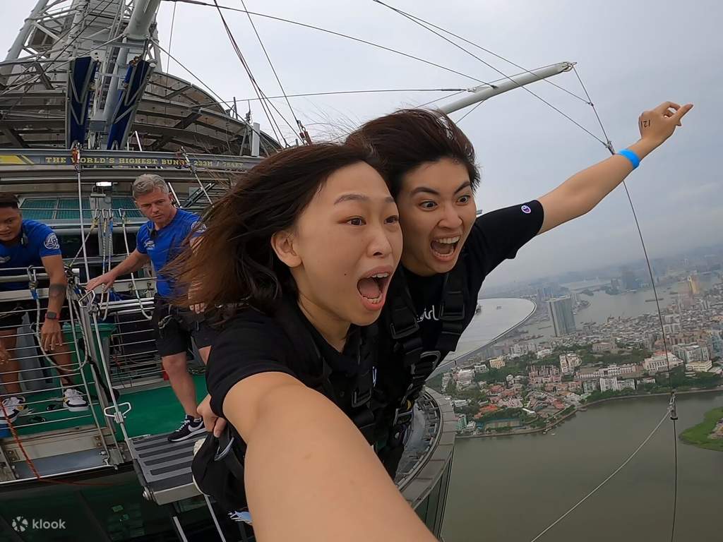 aj hackett macau tower bungee jump